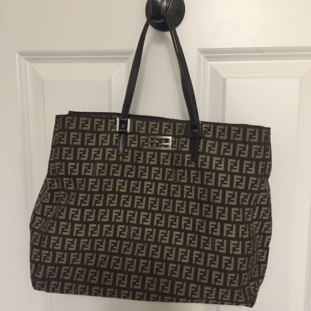 Fendi purse BEAUTIFUL!